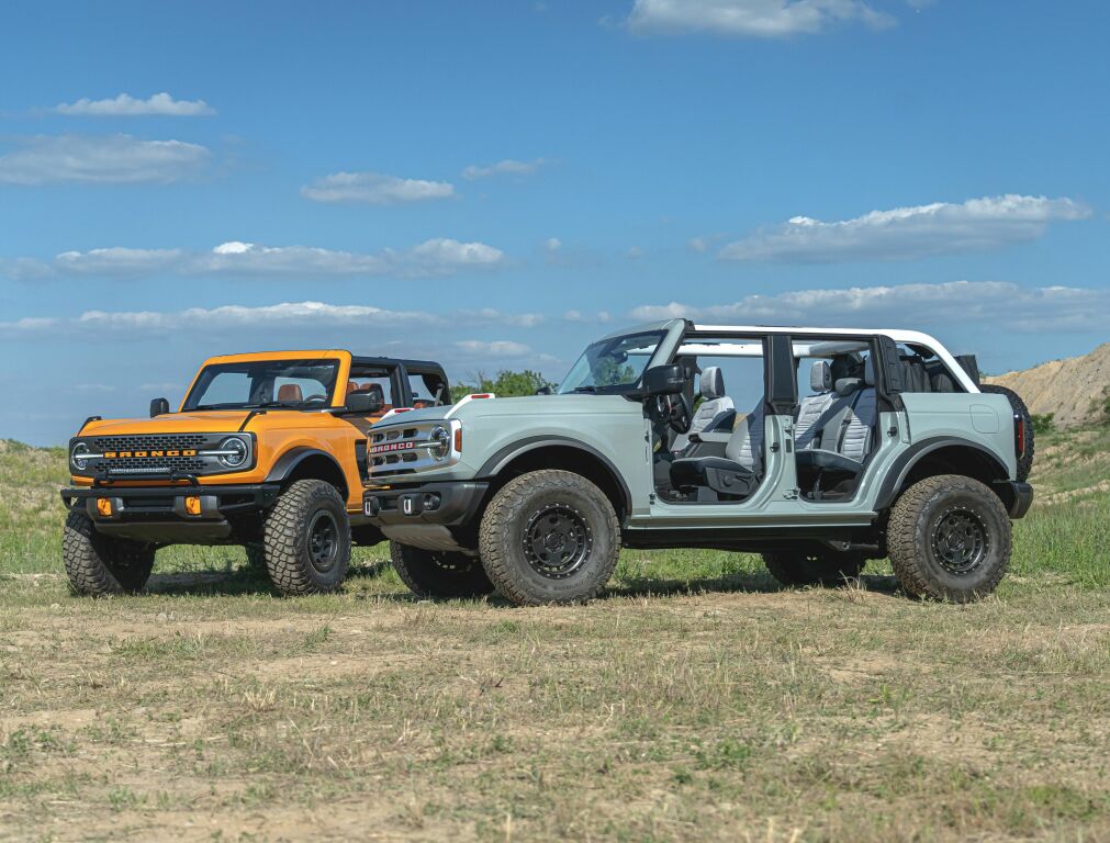 Comparison between the hardware of Bronco and Wrangler 