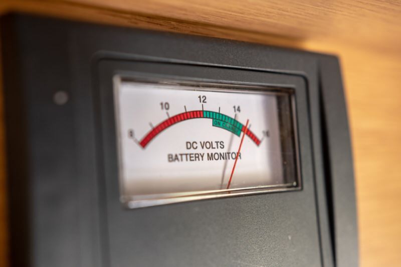 DC Volts indicator battery monitor