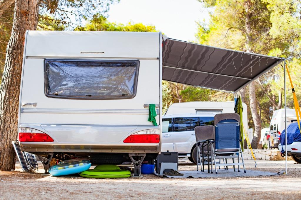 avoid packing too much when overlanding in an rv