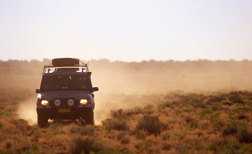 Land Rover Discovery 1 in the desert