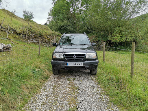 4x4 on a country road