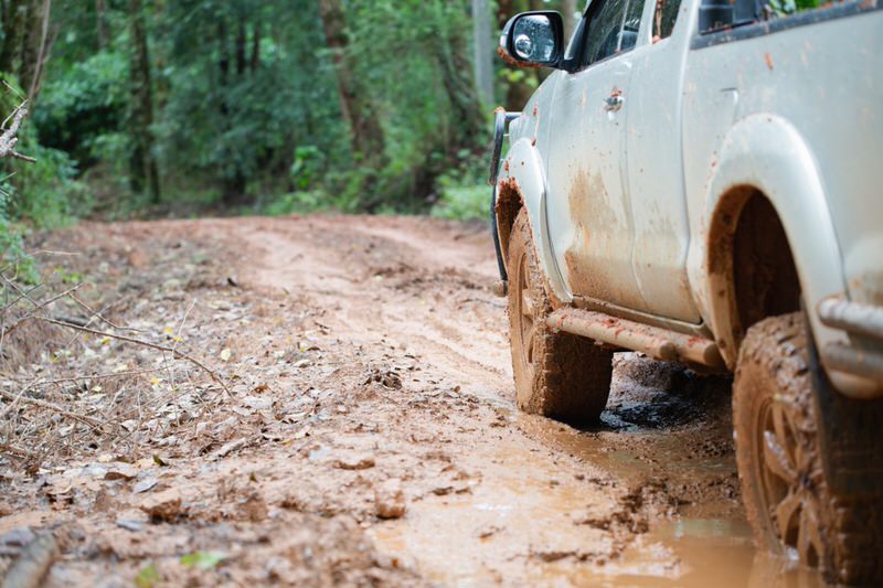 4x4 on a muddy road