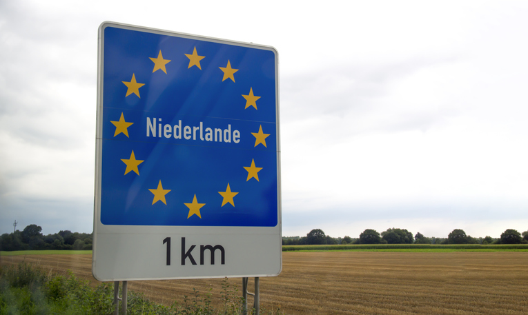 roadside netherland city sign
