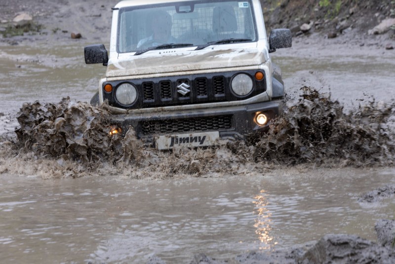 Suzuki in mud