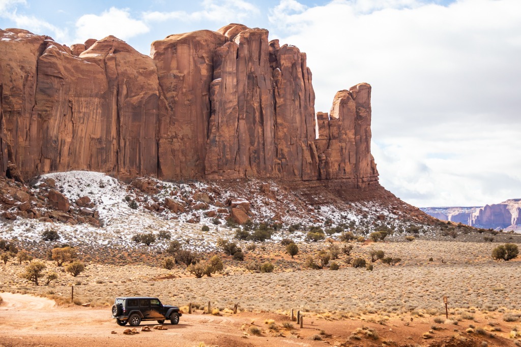 Car overlanding in the desert