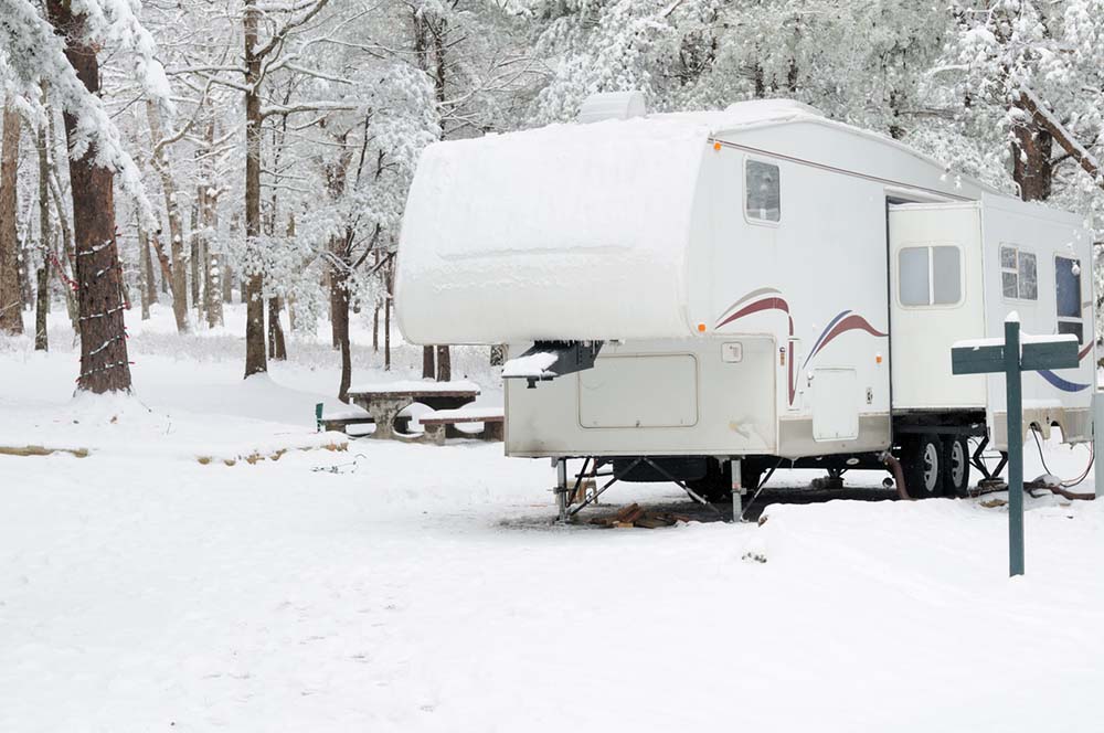 winter trailer camping