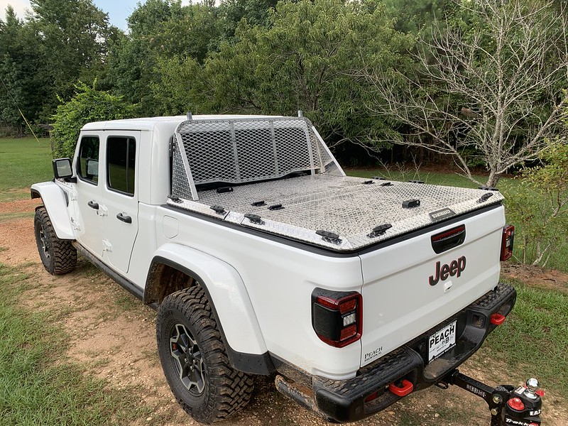 Heavy Duty Truck Bed Cover On A Jeep Gladiator