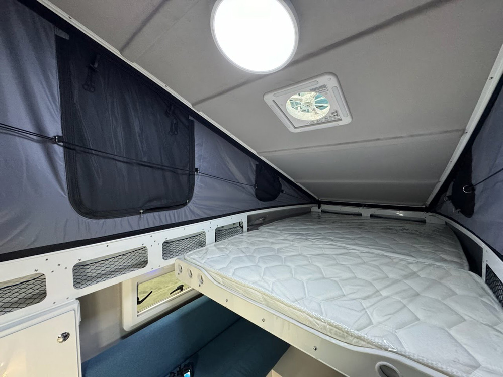 campluxe full bed and pop-top roof